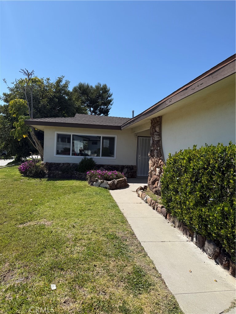717 Naramore Way Redondo Beach, CA 90278 - Photo 2 of 16 a view of a house with backyard and sitting area