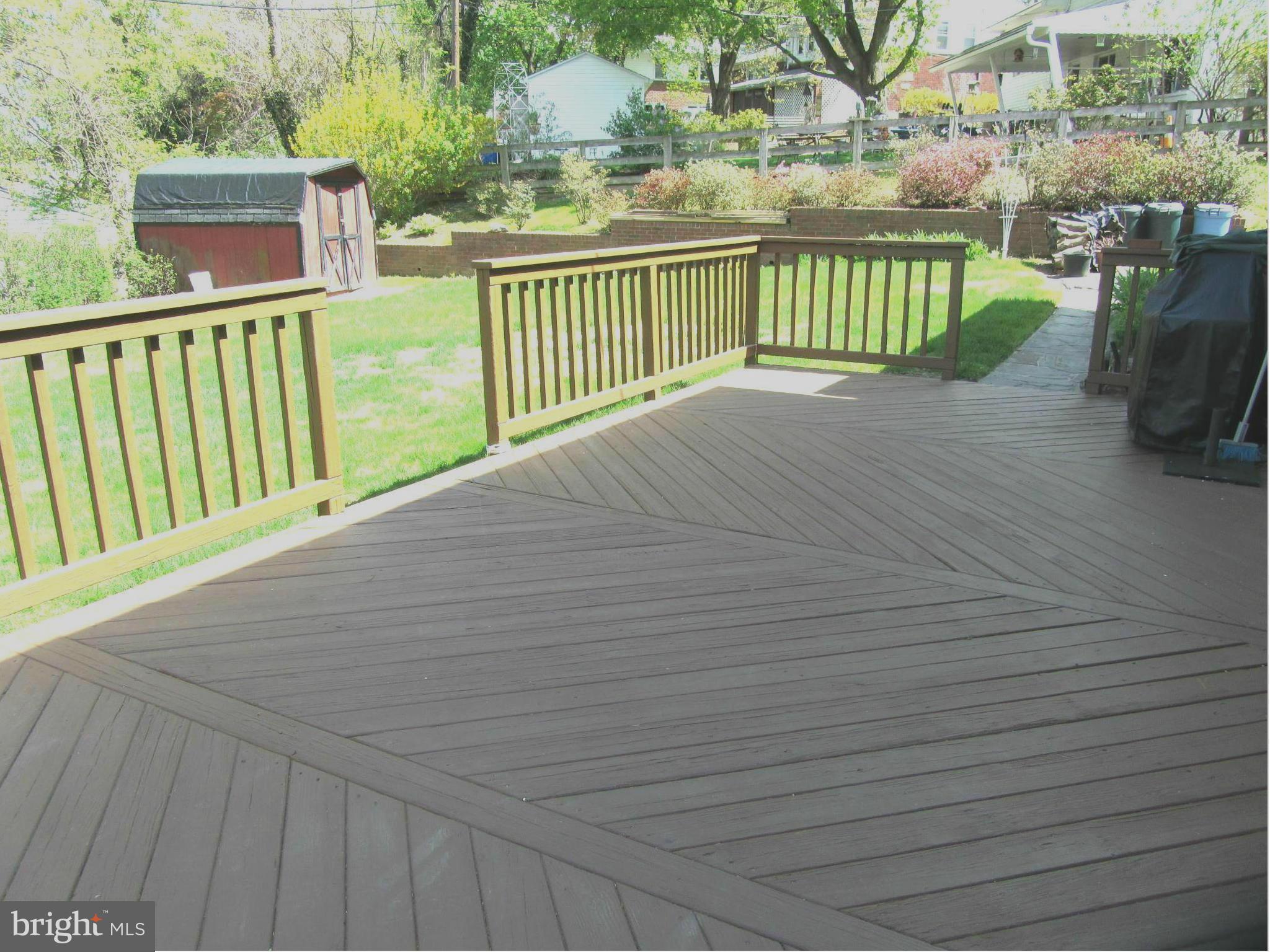 601 Sadler Road Baltimore, MD 21286 - Photo 27 of 30 Deck to Yard