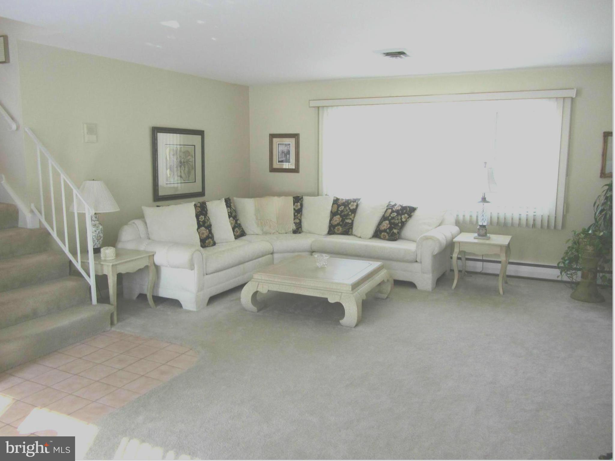 601 Sadler Road Baltimore, MD 21286 - Photo 6 of 30 Living Room