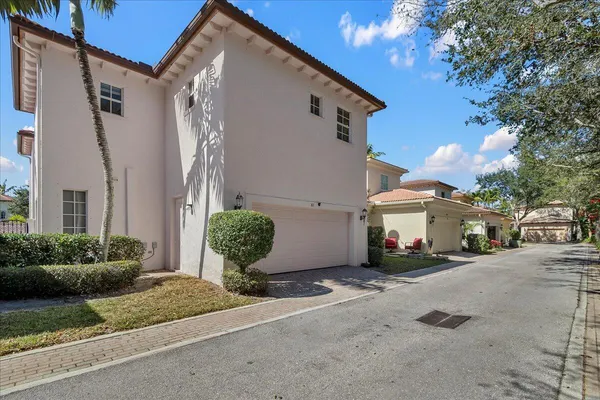 $4,500 | 82 Stoney Drive, Palm Beach Gardens, FL 33410