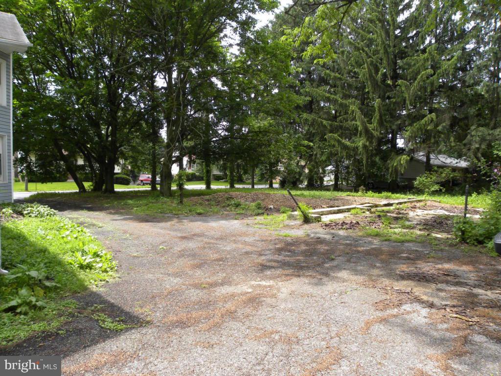 441 Delp Road Lancaster, PA 17601 - Photo 3 of 10 Gallery Image 3