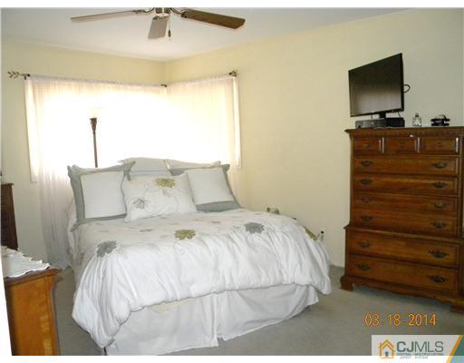 33 Wheeler Road Kendall Park, NJ 08824 - Photo 8 of 15 Gallery Image 8
