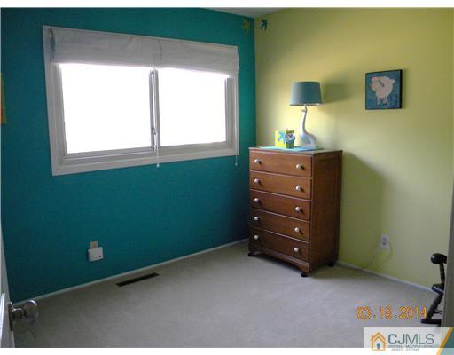 33 Wheeler Road Kendall Park, NJ 08824 - Photo 10 of 15 Gallery Image 10