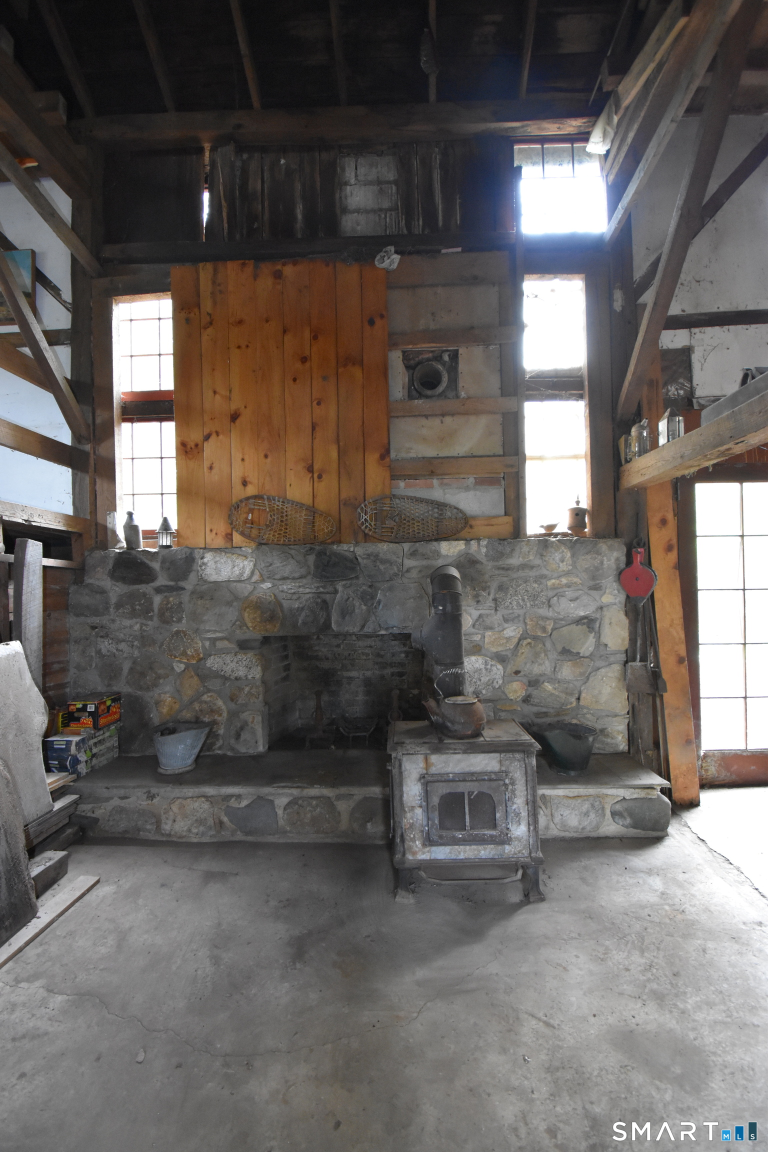 277 Peter Road Southbury, CT 06488 - Photo 8 of 33