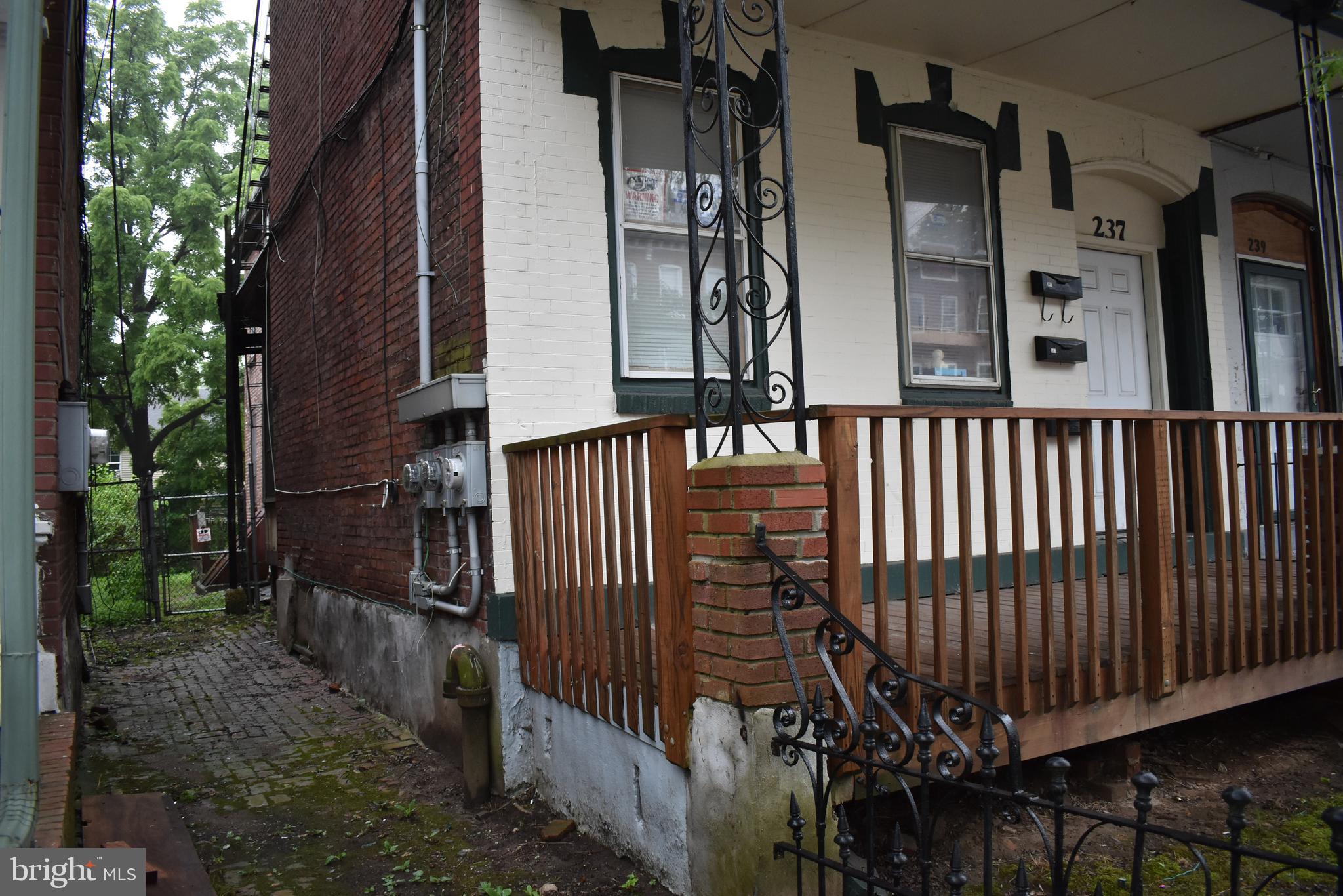 237 Spring Street Trenton, NJ 08618 - Photo 2 of 37 Gallery Image 2