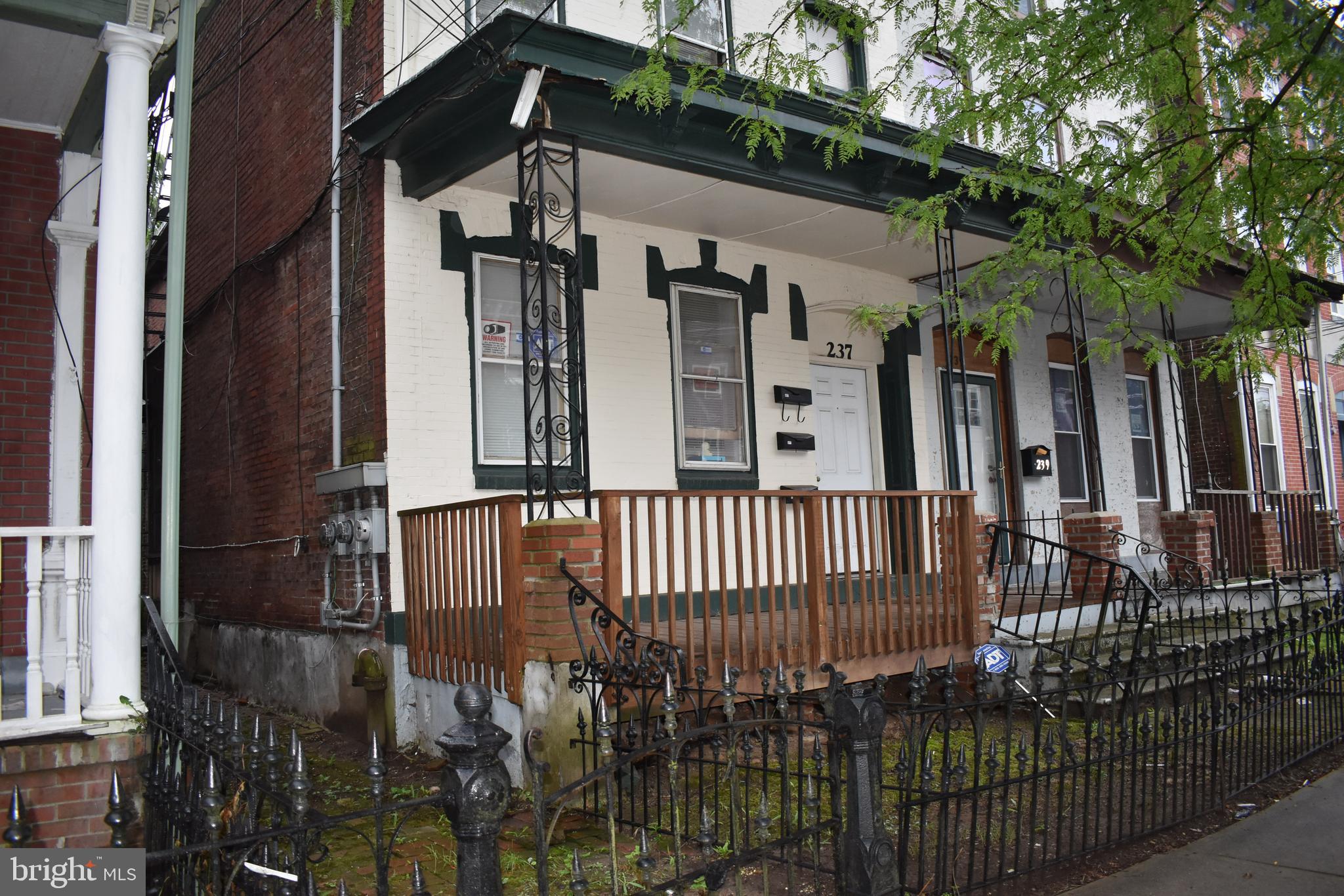 237 Spring Street Trenton, NJ 08618 - Photo 4 of 37 Gallery Image 4