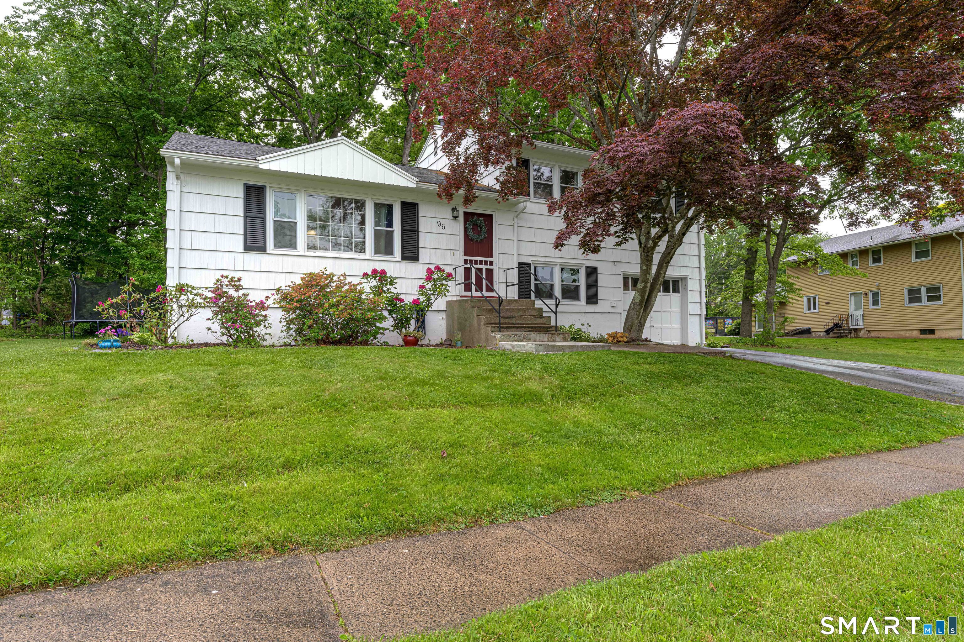 96 Lent Road Hamden, CT 06517 - Photo 2 of 23