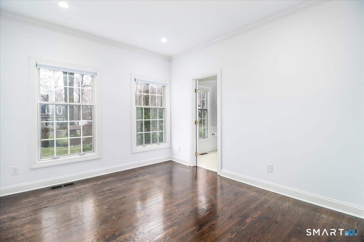 8 Encampment Place Ridgefield, CT 06877 - Photo 20 of 40 Bedroom 1 with Full Bathroom