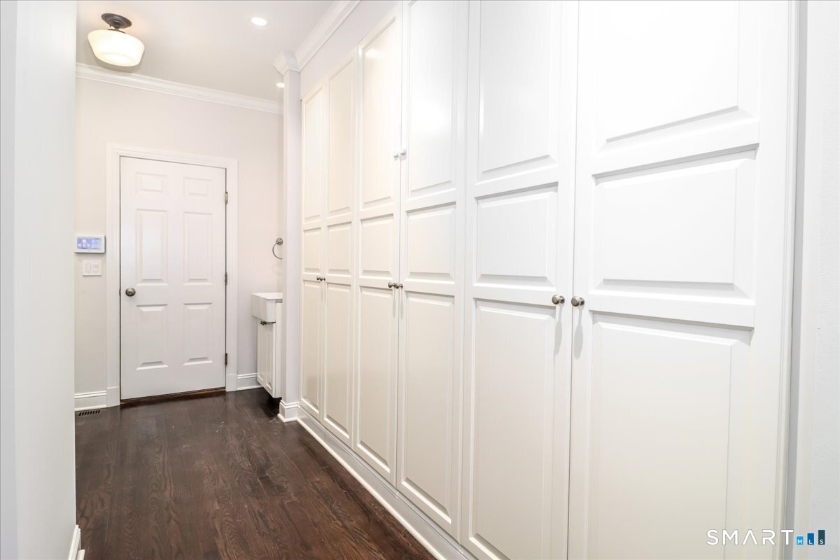 8 Encampment Place Ridgefield, CT 06877 - Photo 22 of 40 Mud Room