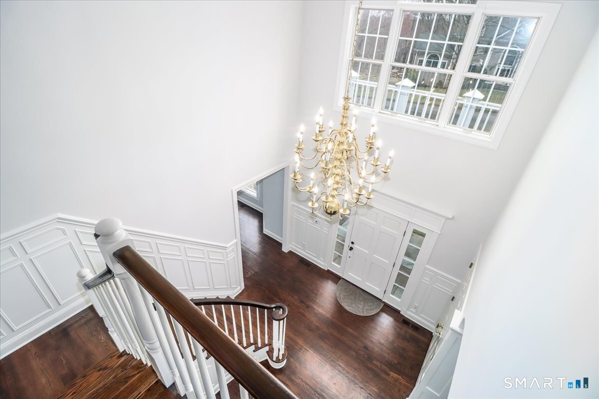 8 Encampment Place Ridgefield, CT 06877 - Photo 23 of 40 Foyer