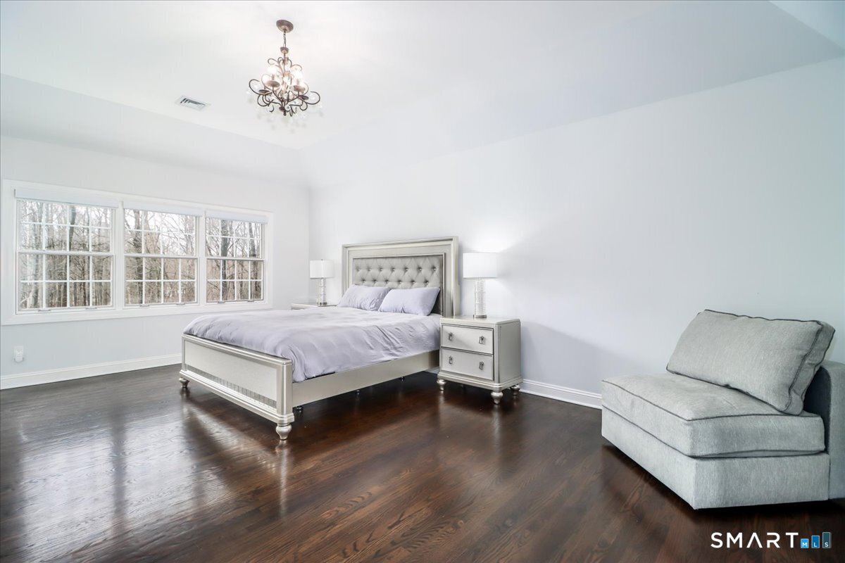 8 Encampment Place Ridgefield, CT 06877 - Photo 24 of 40 Primary Bedroom