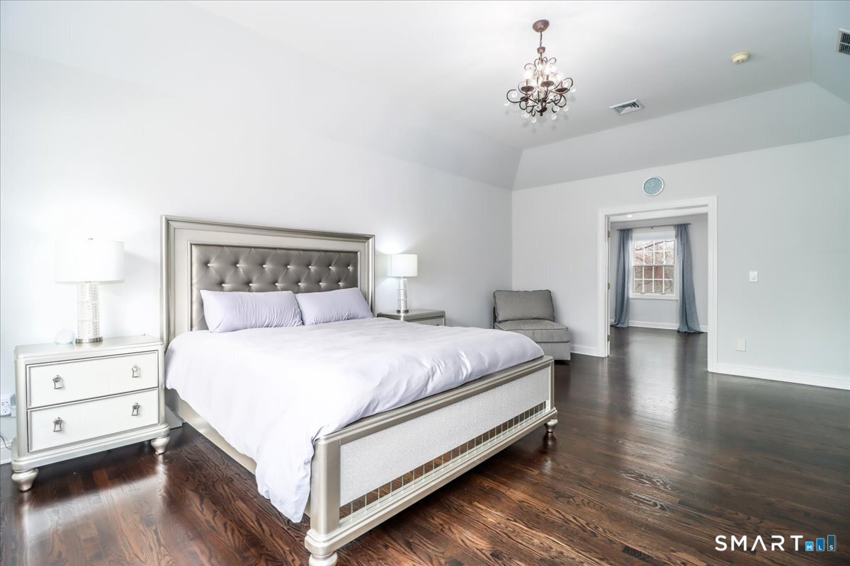 8 Encampment Place Ridgefield, CT 06877 - Photo 25 of 40 Primary Bedroom