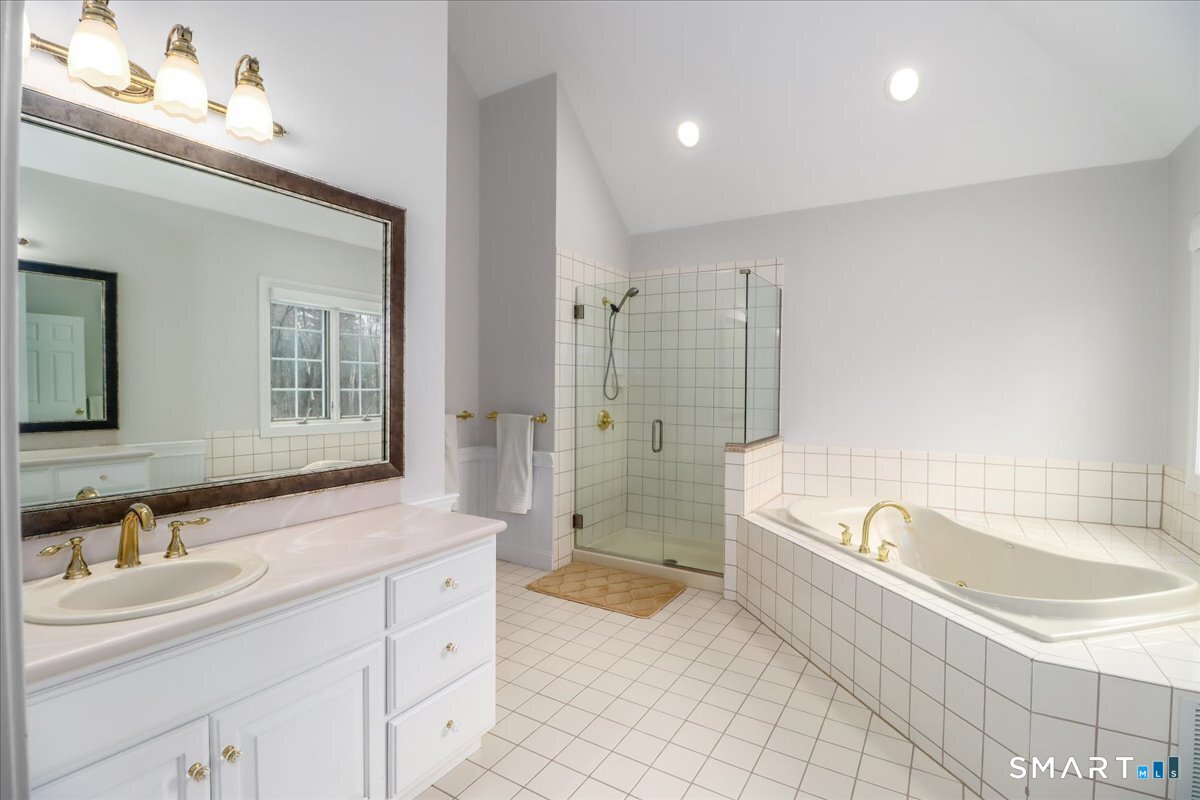 8 Encampment Place Ridgefield, CT 06877 - Photo 26 of 40 Primary Bathroom