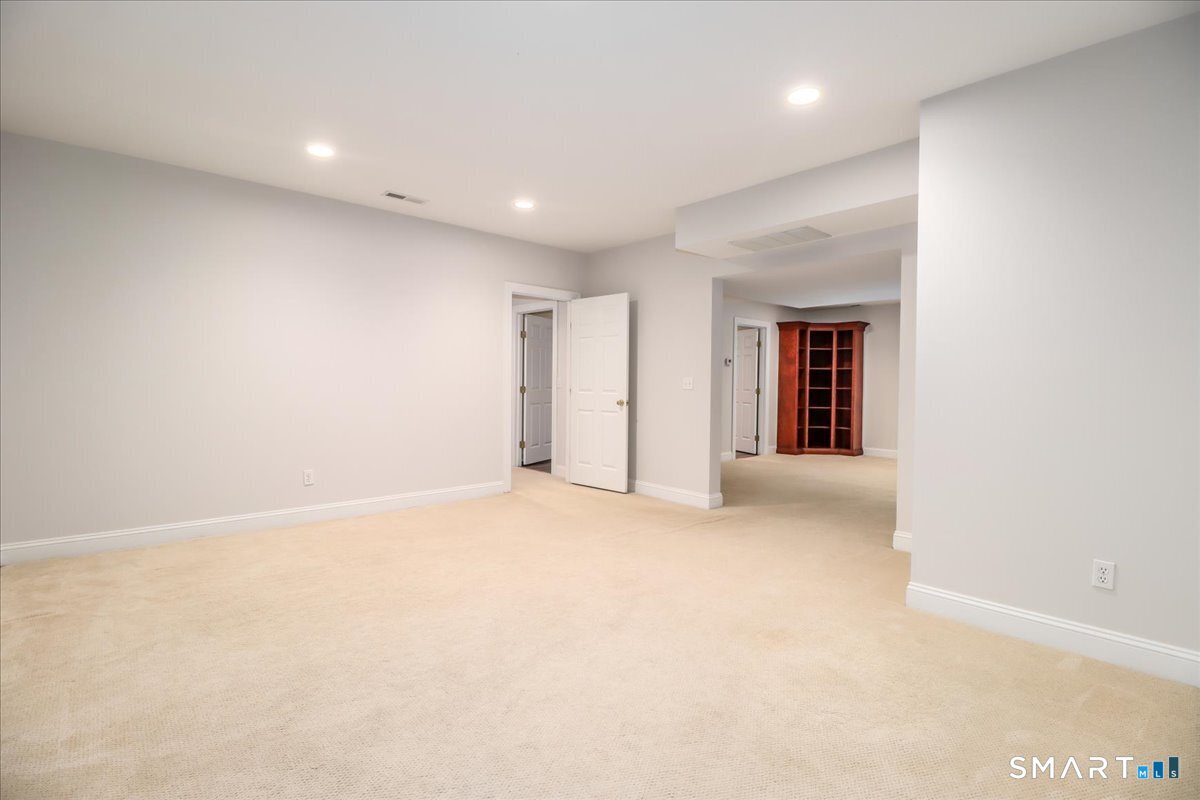 8 Encampment Place Ridgefield, CT 06877 - Photo 31 of 40 Bonus Room