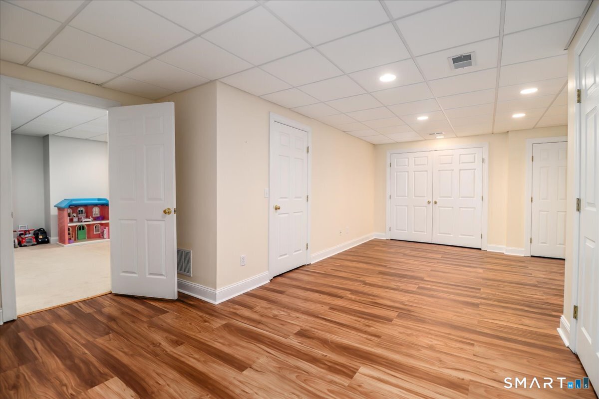 8 Encampment Place Ridgefield, CT 06877 - Photo 33 of 40 Bonus Room / Office / Gym