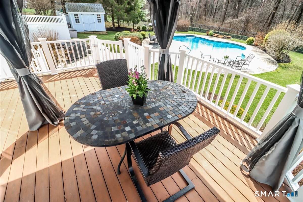 8 Encampment Place Ridgefield, CT 06877 - Photo 36 of 40 Deck