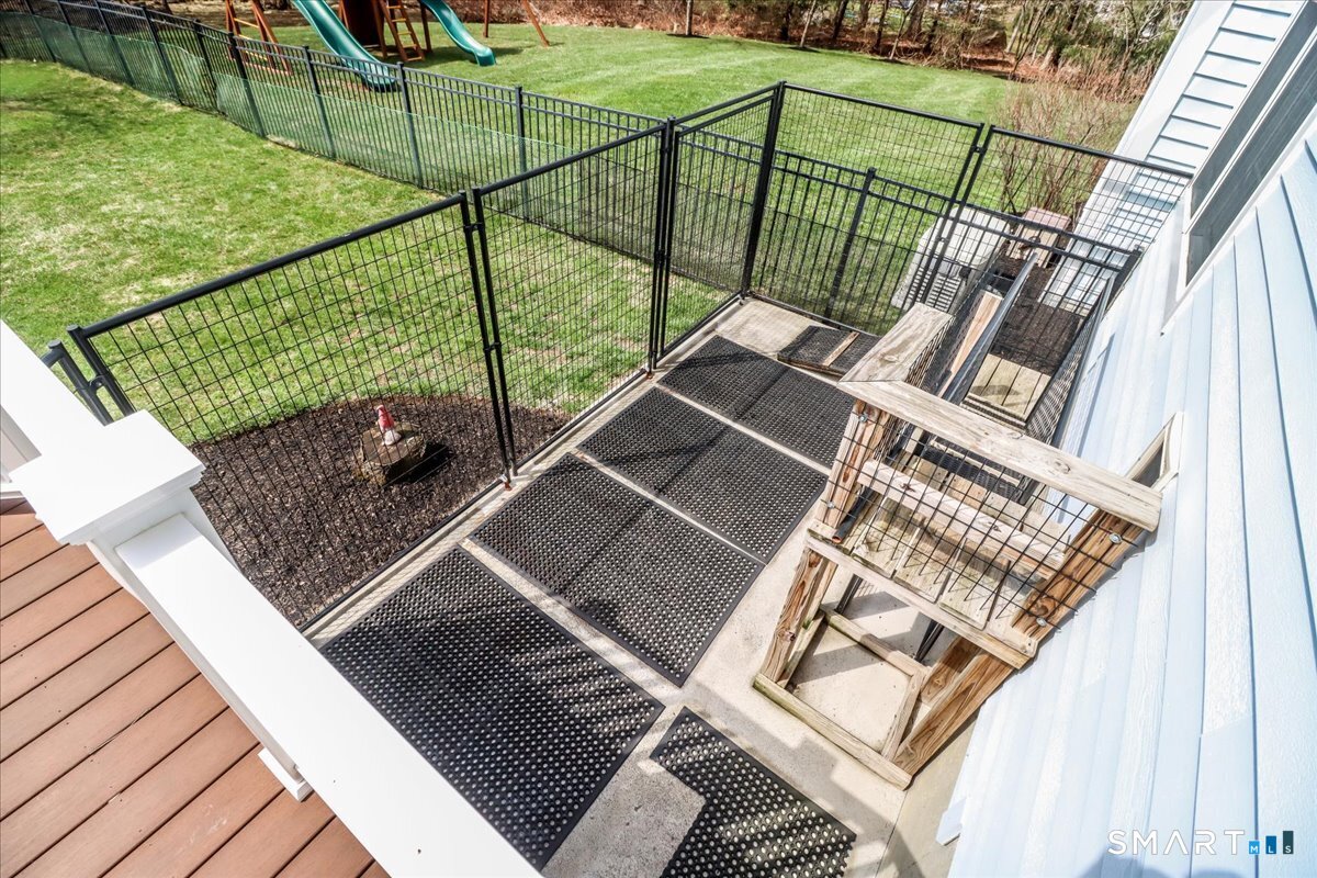 8 Encampment Place Ridgefield, CT 06877 - Photo 37 of 40 Dog Run