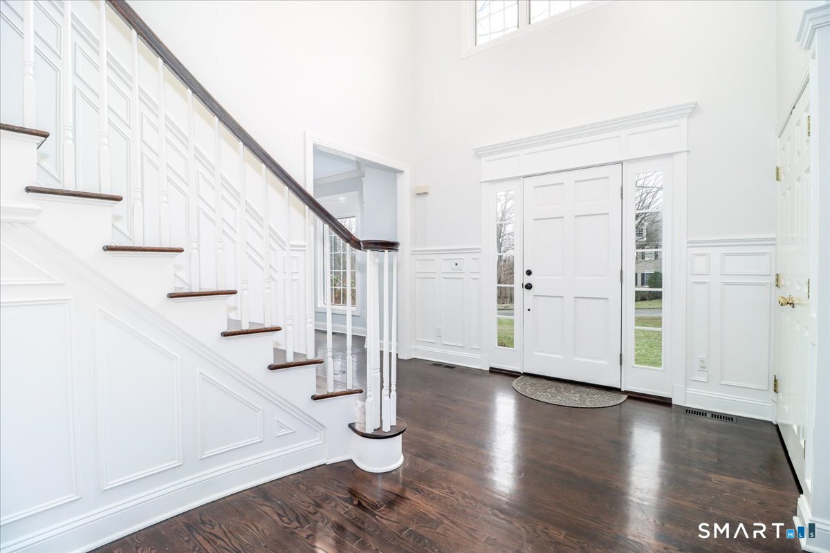 8 Encampment Place Ridgefield, CT 06877 - Photo 5 of 40 Main Entry