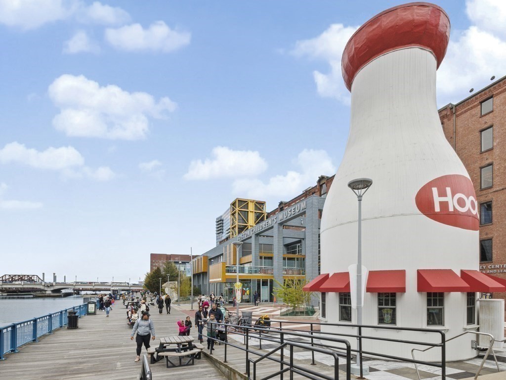 346 Congress Street, Unit 302 Boston, MA 02210 - Photo 20 of 22 a view of buildings