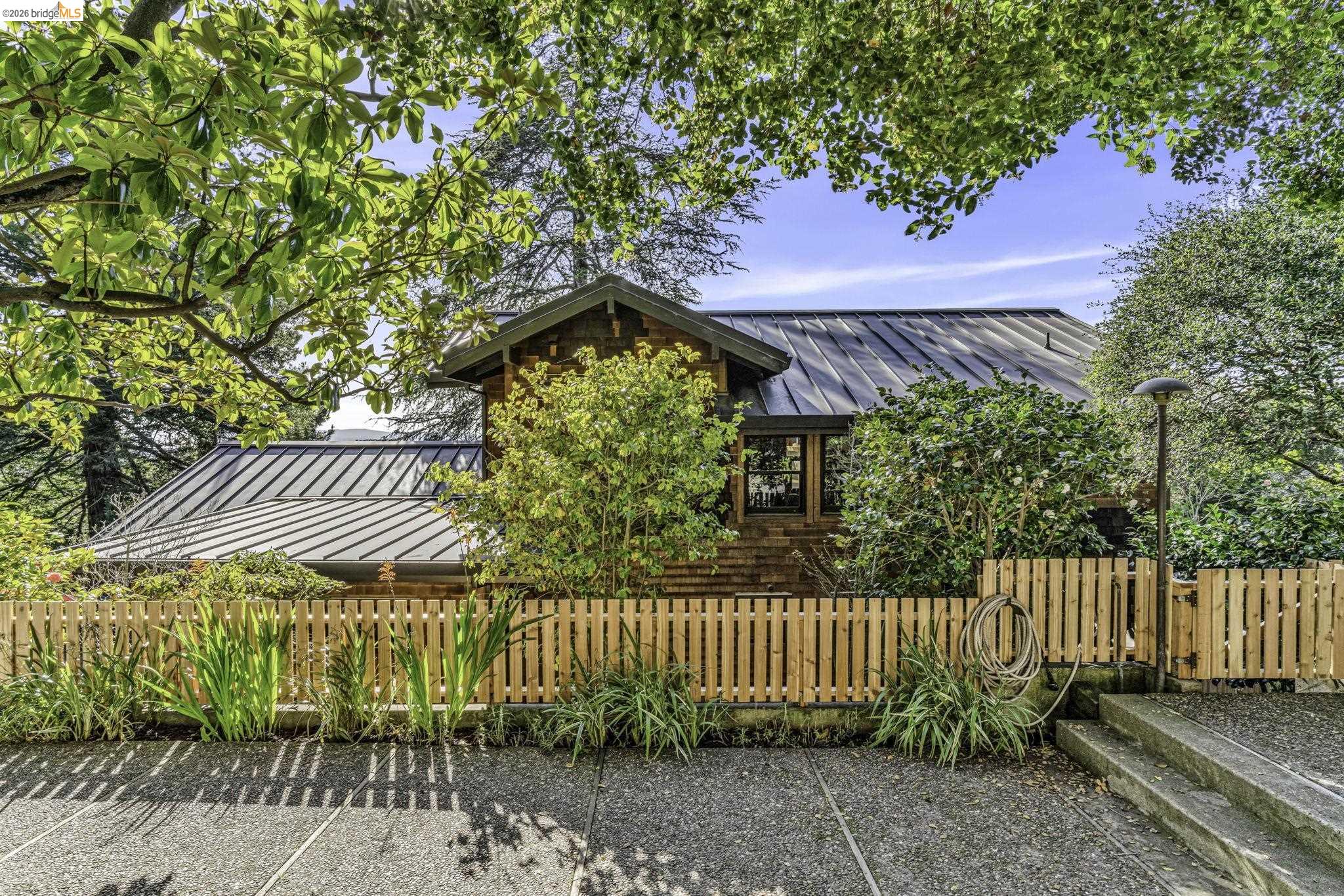 641 Alvarado Road Berkeley, CA 94705 - Photo 6 of 60