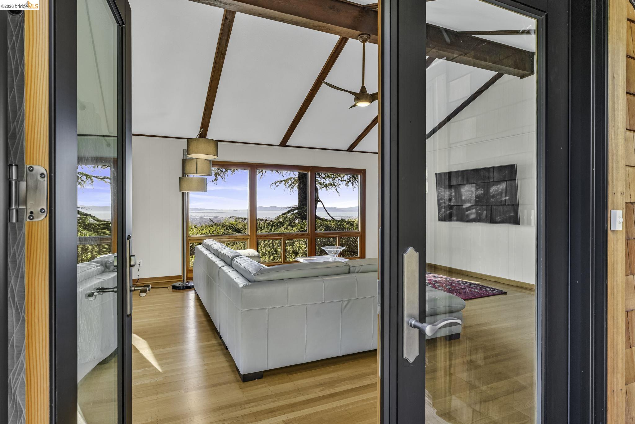 641 Alvarado Road Berkeley, CA 94705 - Photo 7 of 60