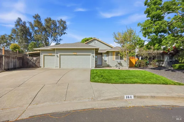 $795,000 | 164 Fulton Place, Windsor, CA 95492