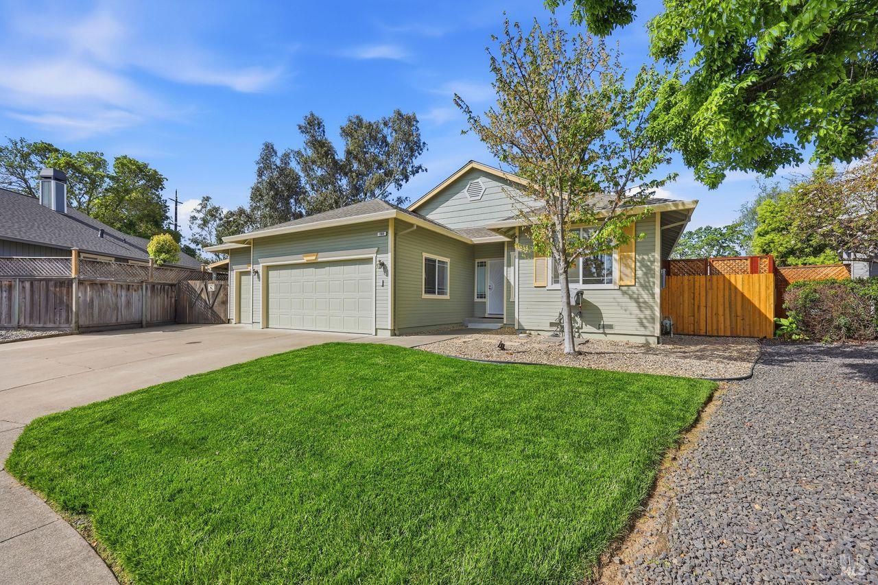 164 Fulton Place Windsor, CA 95492 - Photo 4 of 50 a front view of house with yard and green space