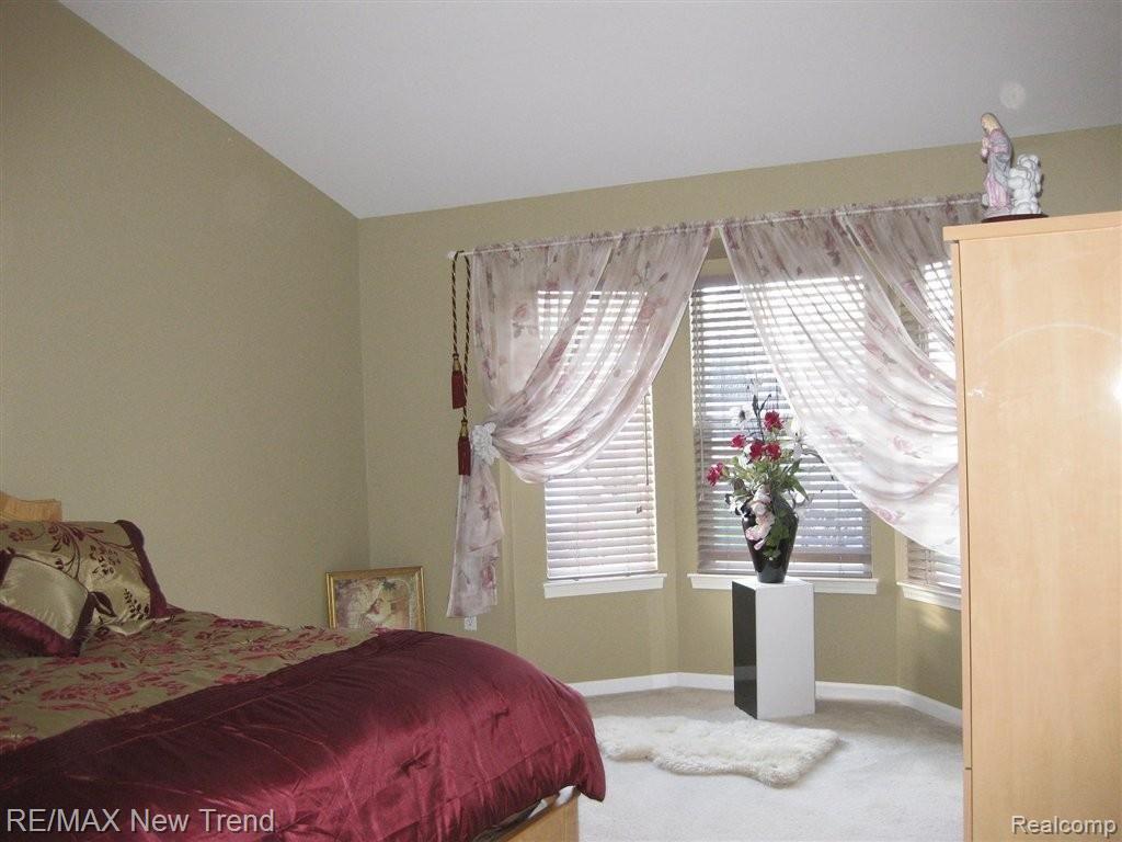 1561 Angela Road Walled Lake, MI 48390 - Photo 6 of 20 IMG_5301-1.JPG