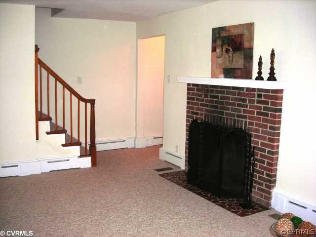 9131 Rutland Road Mechanicsville, VA 23116 - Photo 2 of 12 Living Room - MANY TRADITIONAL CAPE COD FEATURES...FEEL JUST LIKE HOME!
