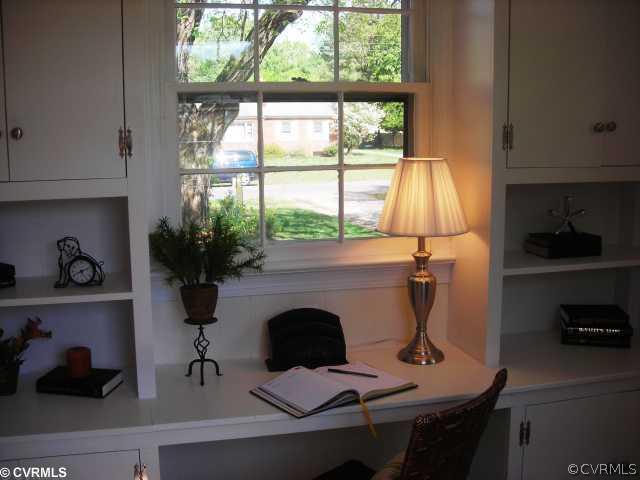 9131 Rutland Road Mechanicsville, VA 23116 - Photo 3 of 12 Computer Room - BRIGHT OFFICE WITH SHELVING & CABINETS