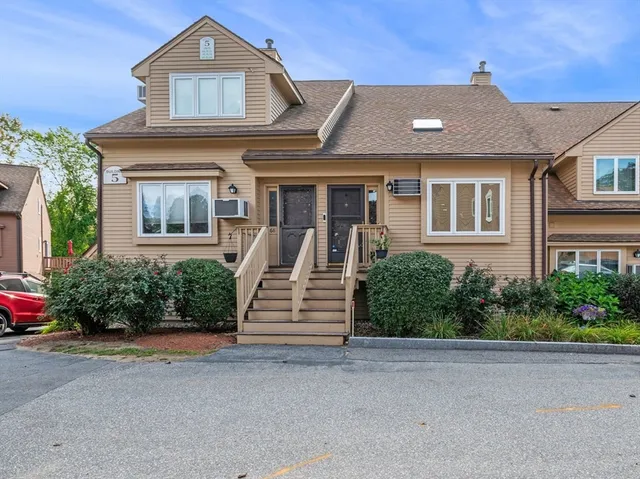 $389,000 | 70 Casablanca Court, Unit 70, Haverhill, MA 01832