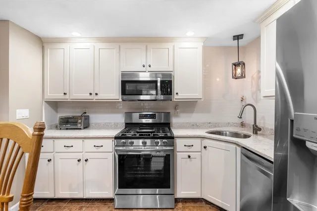 $389,000 | 70 Casablanca Court, Unit 70, Haverhill, MA 01832