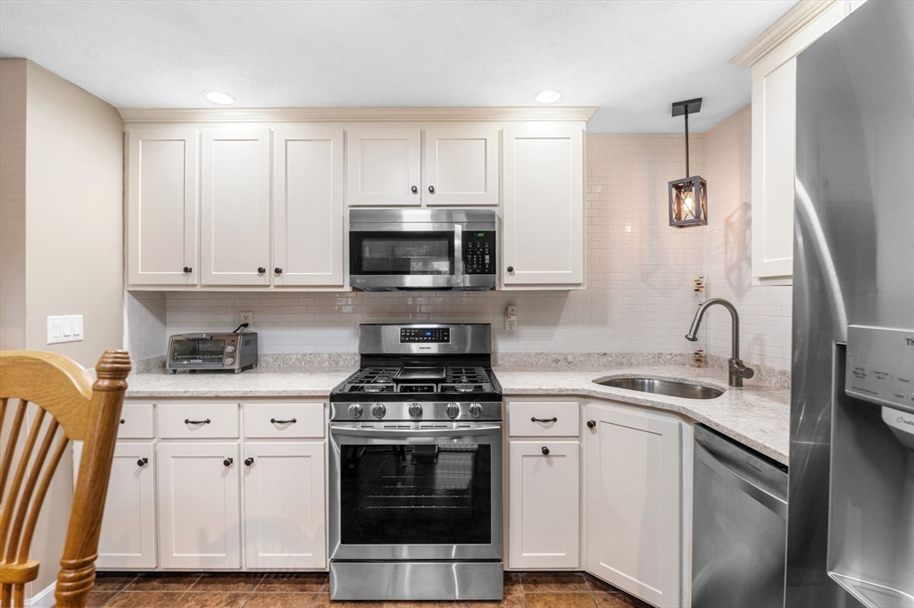 70 Casablanca Court, Unit 70 Haverhill, MA 01832 - Photo 10 of 31