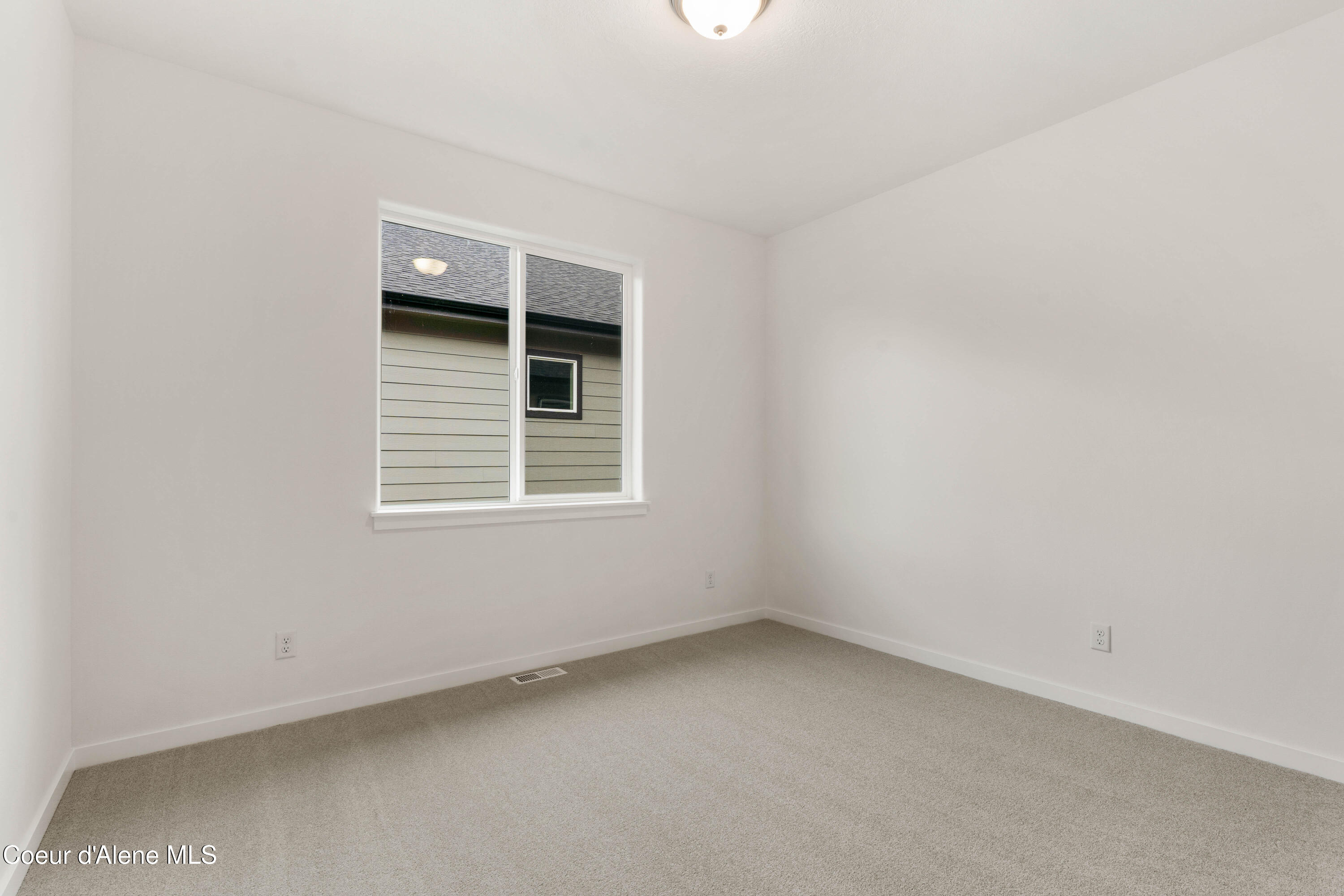 3331 North Segar Loop Post Falls, ID 83854 - Photo 25 of 51 24 - Guest Room (2)