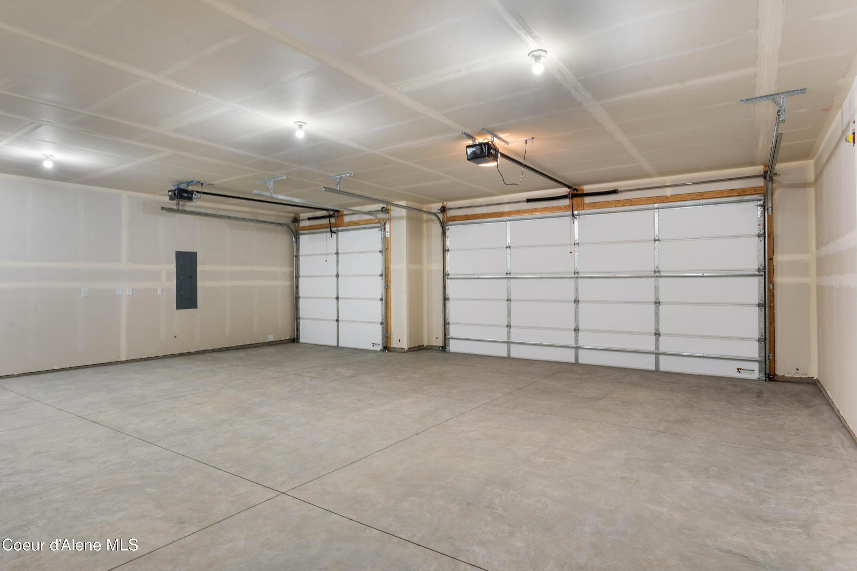 3331 North Segar Loop Post Falls, ID 83854 - Photo 43 of 51 42 - Garage