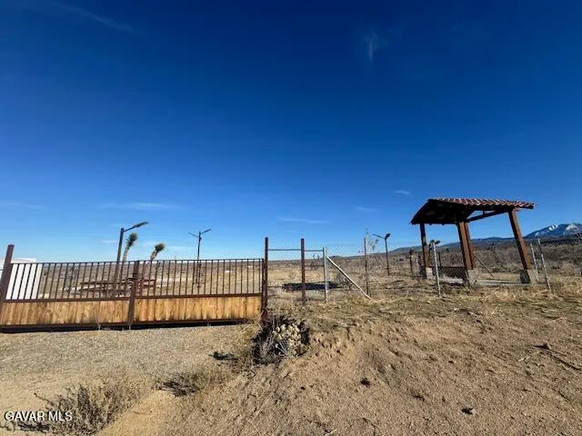 a view of a wrought fence