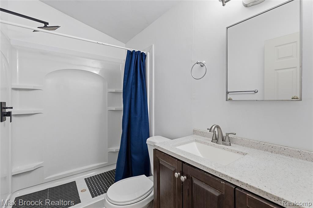 1392 Maple Grove Road Lapeer, MI 48446 - Photo 21 of 68