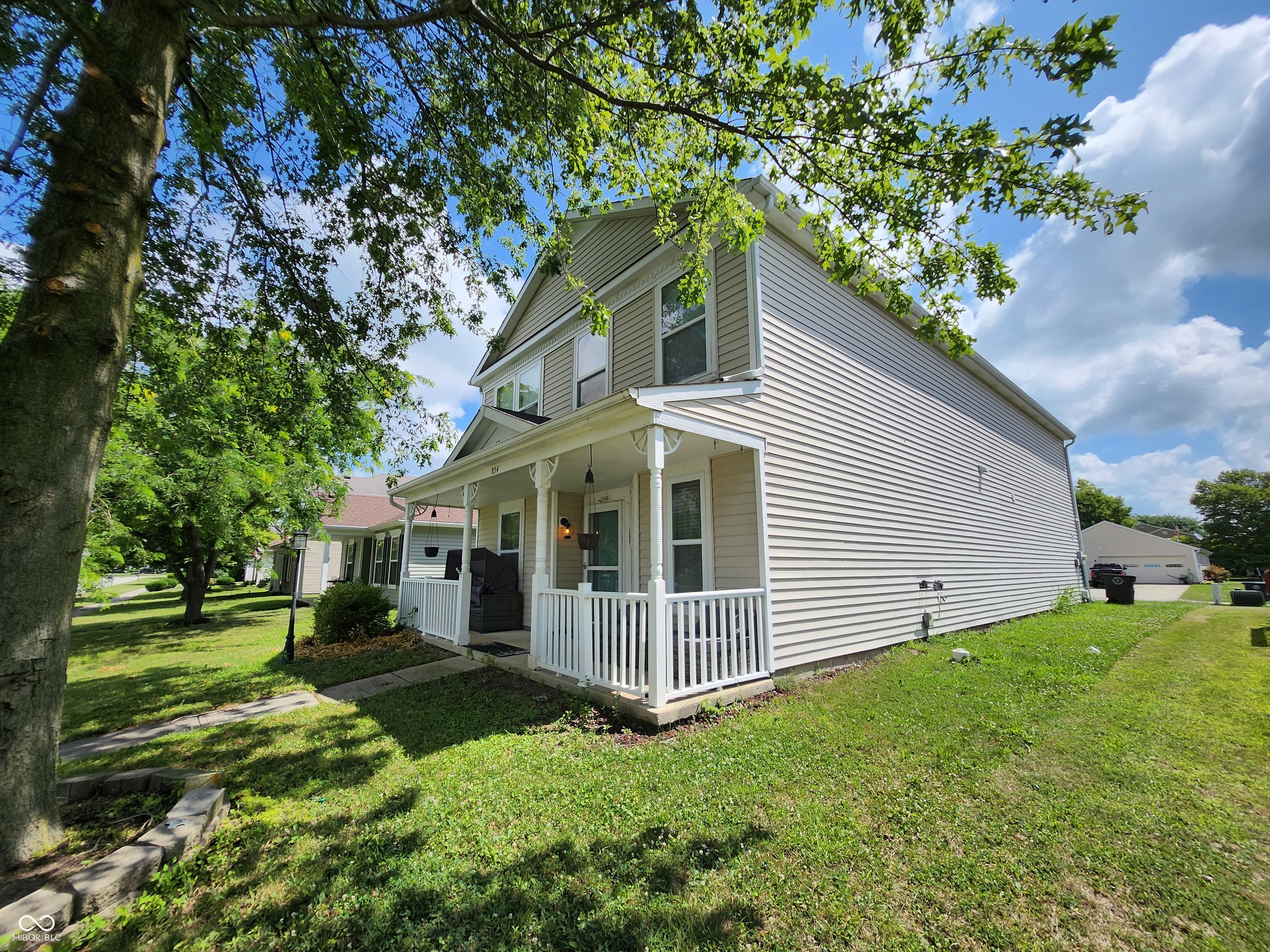 854 Saraina Road Shelbyville, IN 46176 - Photo 2 of 24