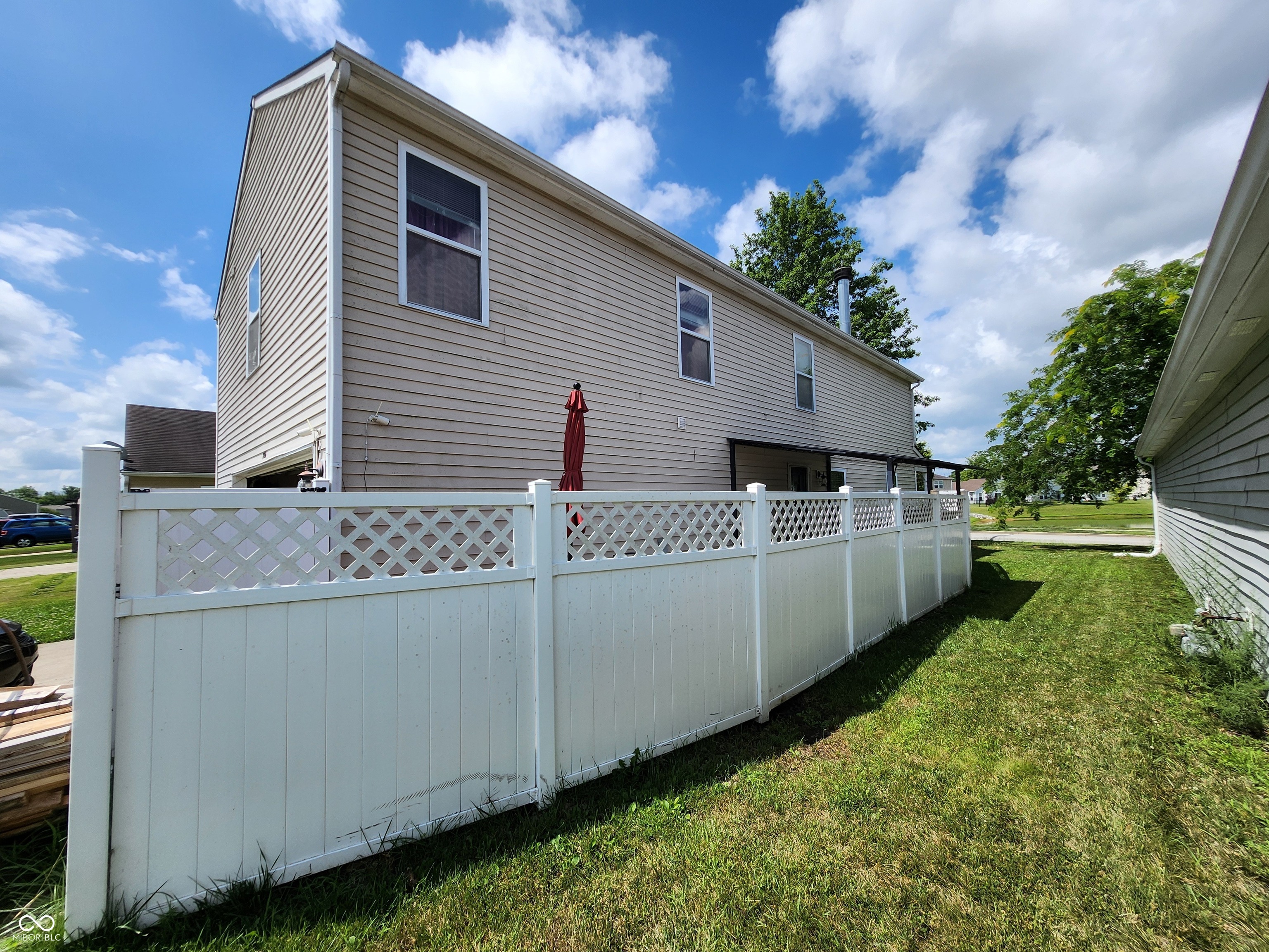 854 Saraina Road Shelbyville, IN 46176 - Photo 3 of 24