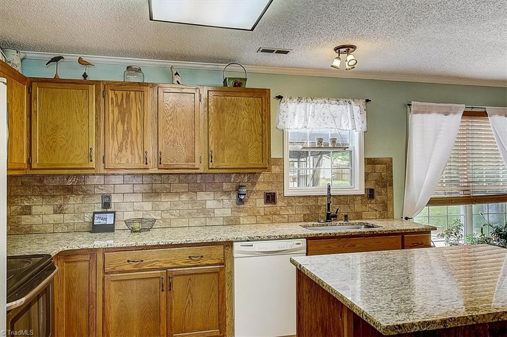 561 Adams Gate Road Winston-Salem, NC 27107 - Photo 9 of 42 Gallery Image 9