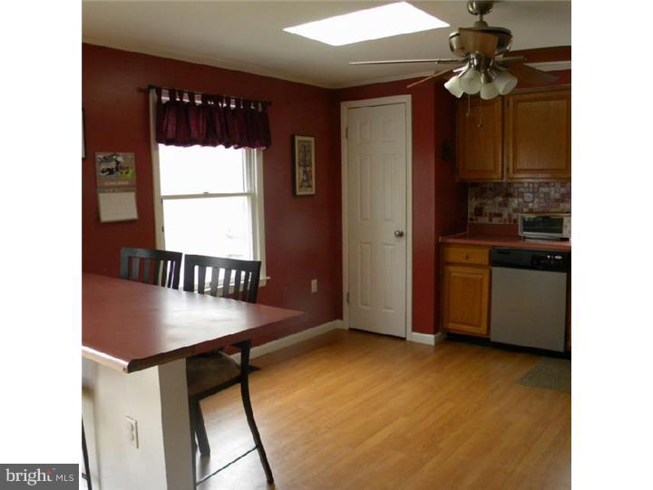 937 Kearsley Road Sicklerville, NJ 08081 - Photo 4 of 16 Kitchen