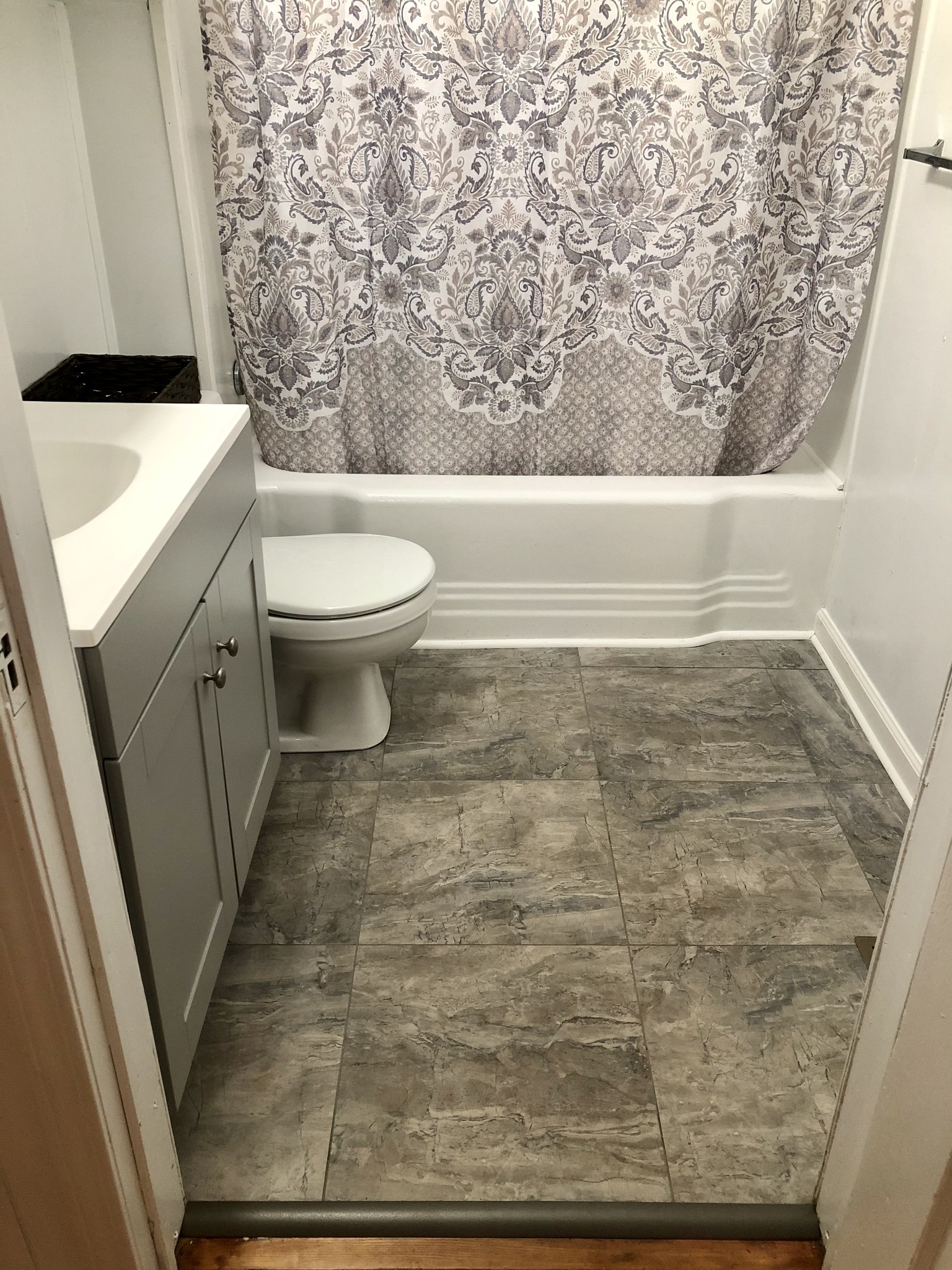 629 A Fall River Road Lawrenceburg, TN 38464 - Photo 17 of 38 a bathroom with a toilet and a sink