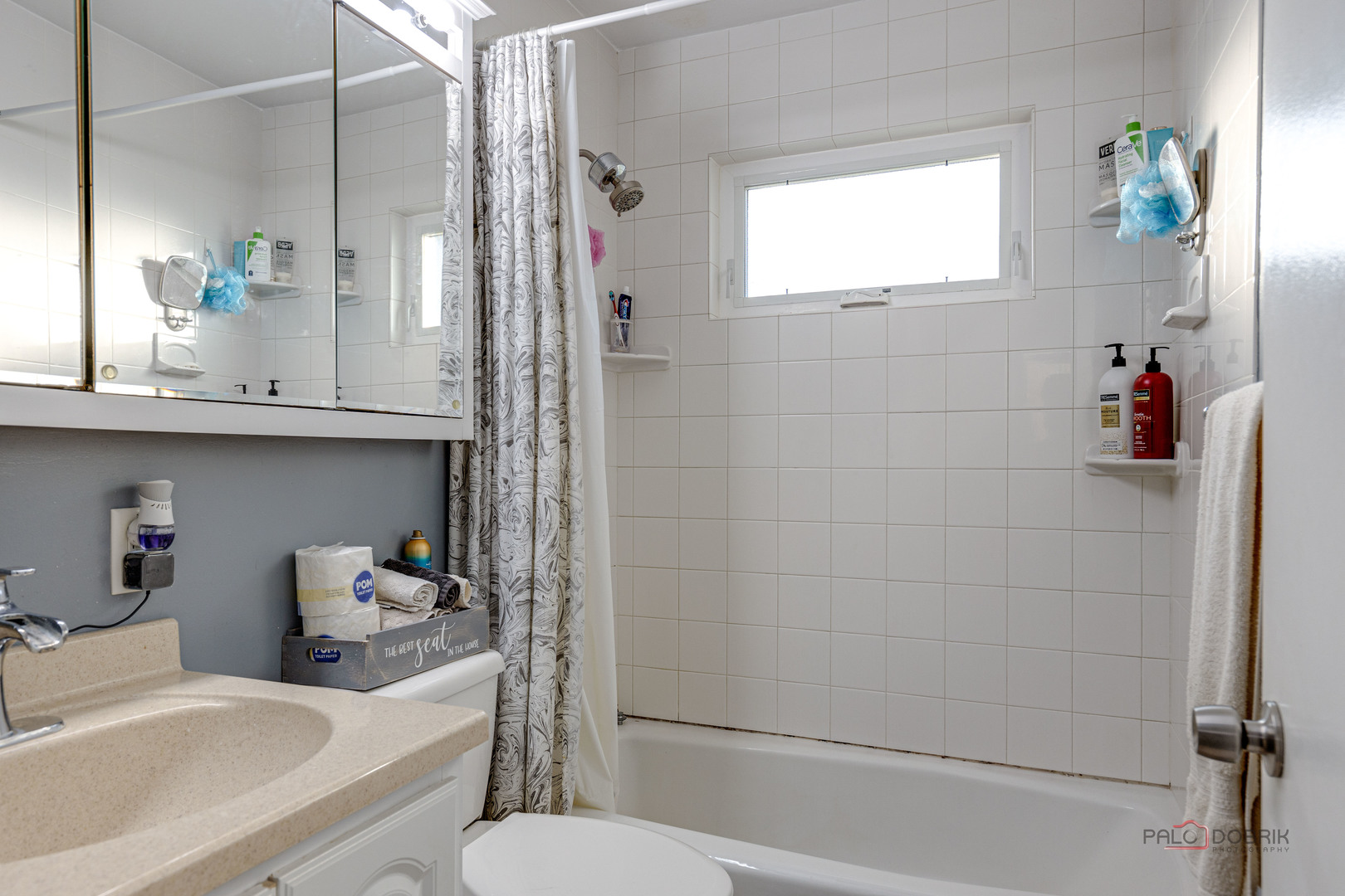 612 Kent Road McHenry, IL 60051 - Photo 10 of 18 a bathroom with a sink a toilet and shower