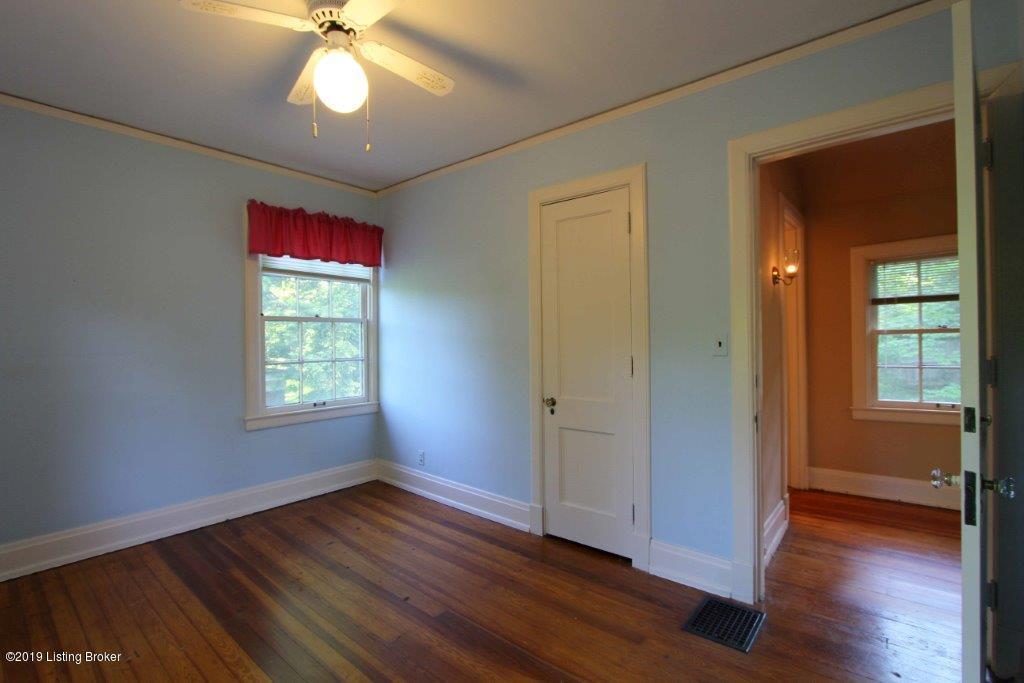 78 Valley Road Louisville, KY 40204 - Photo 24 of 41 24 Front Corner Bedroom