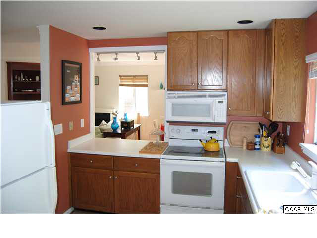 1260 Chatham Ridge Charlottesville, VA 22901 - Photo 5 of 19 Open kitchen with eat in kitchen section not pictured.