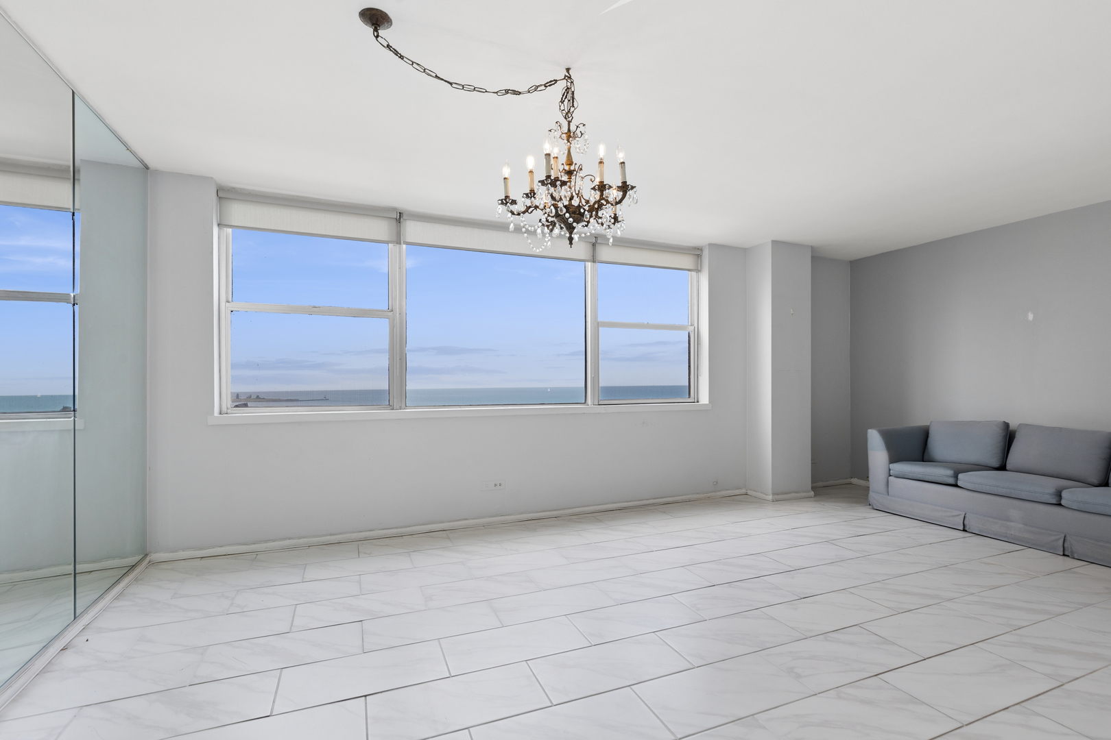 6301 North Sheridan Road, Unit 11L Chicago, IL 60660 - Photo 8 of 25 Gallery Image 8