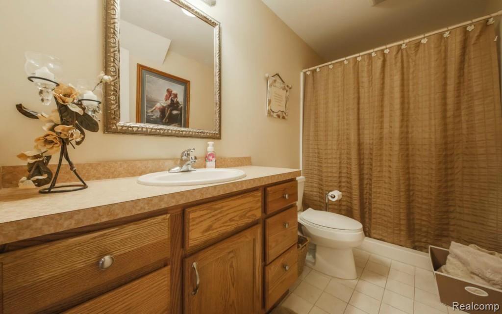 9706 Quail Ridge Run Brighton, MI 48114 - Photo 21 of 29 21-photo-web-1680x1050-183983.jpg