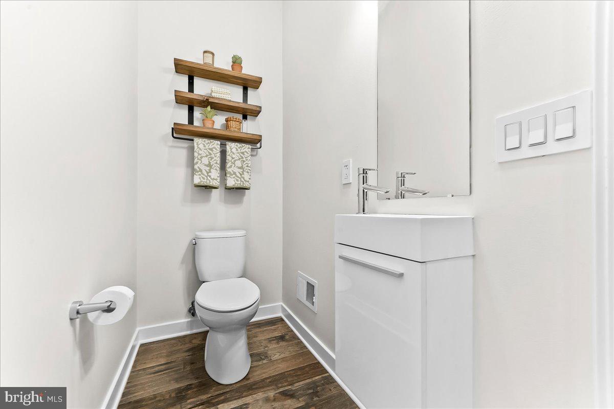 4584 Riverside Way Philadelphia, PA 19127 - Photo 29 of 85