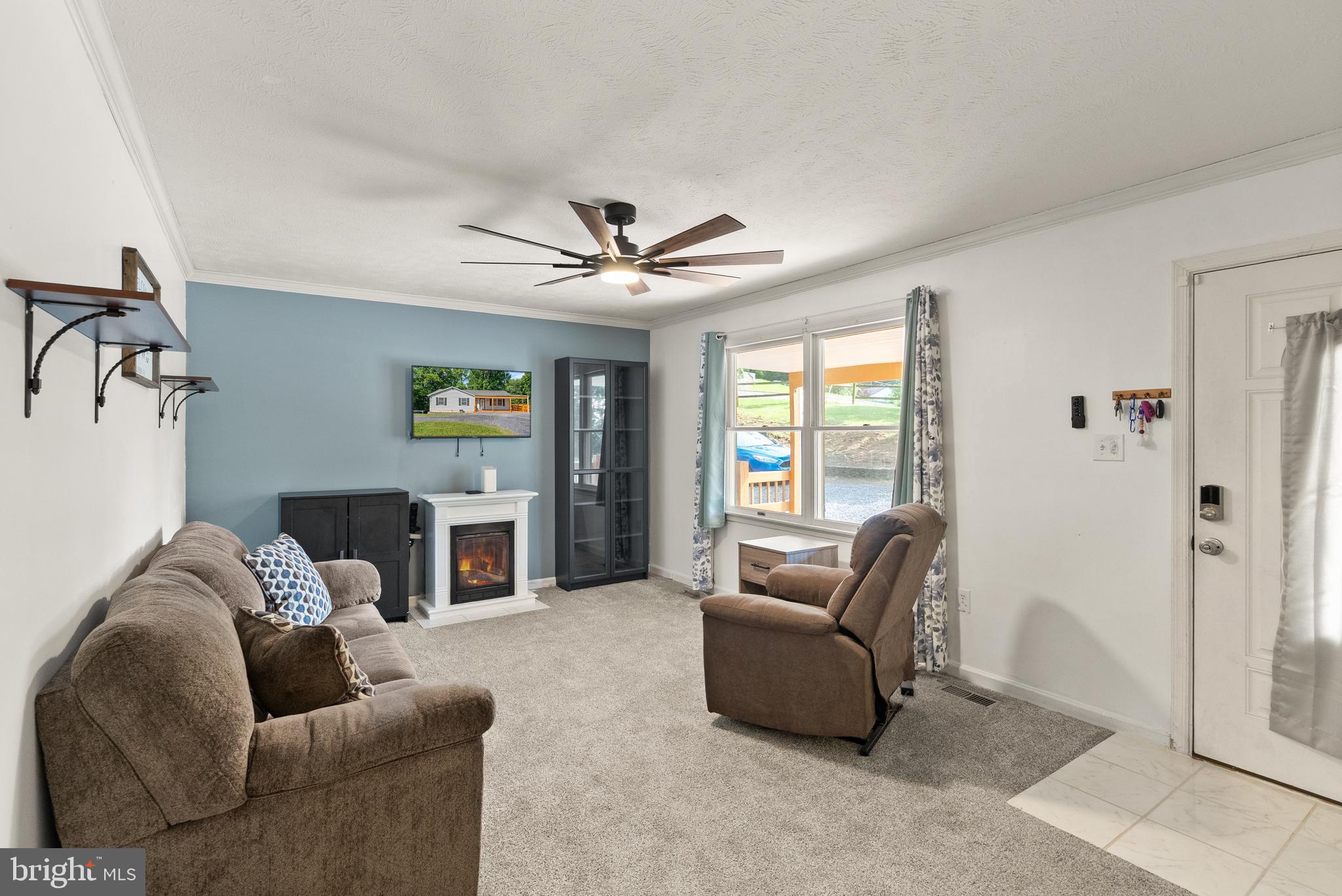 516 Wealthy Road Linden, VA 22642 - Photo 4 of 31 Gallery Image 4