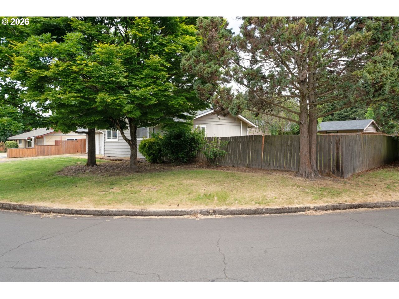 2301 Compton Street Eugene, OR 97404 - Photo 4 of 38 Gallery Image 4